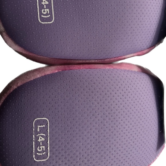 COPY - Kids Squishmallows Lola the Unicorn Slippers - Picture 5 of 10